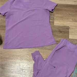 FIGS Scrub set Large!